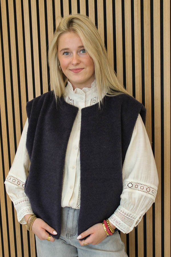 Cozy_gilet_marine_-_Fleur-6322