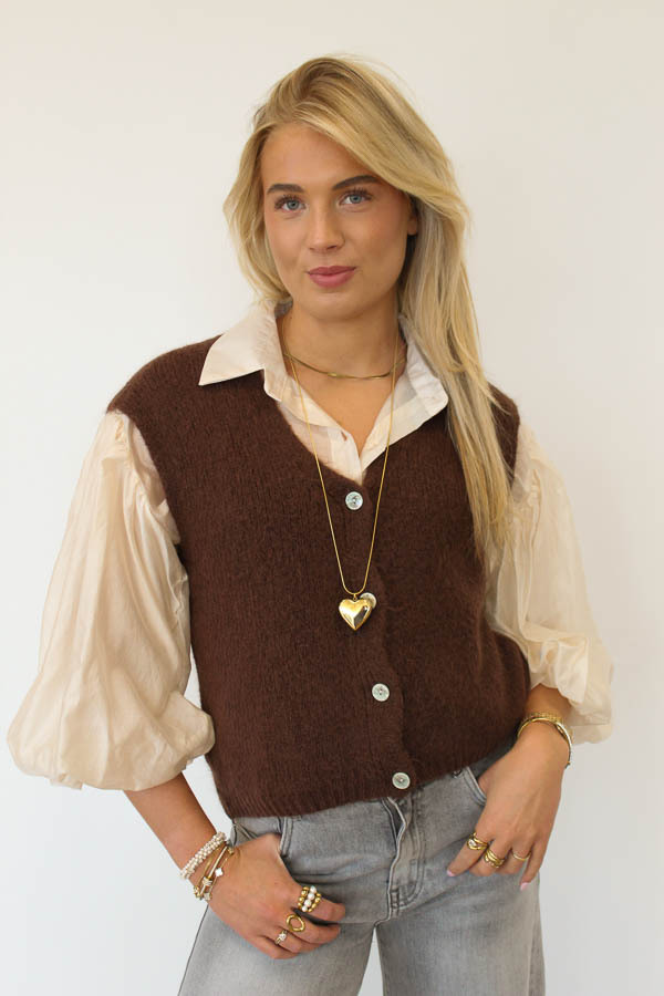 Knitted_gilet_bruin_-_Melissa_-2