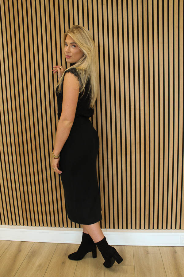 Gebreide_midi_rok_zwart_-_Hetty_2-6624