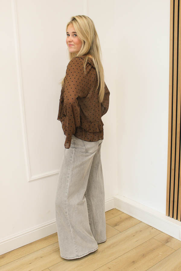 Volant_top_stippen_bruin_-_Mirwa_2-6732