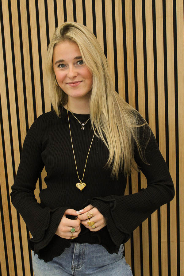 Trui_volant_mouw_zwart_-_Sophie-6670